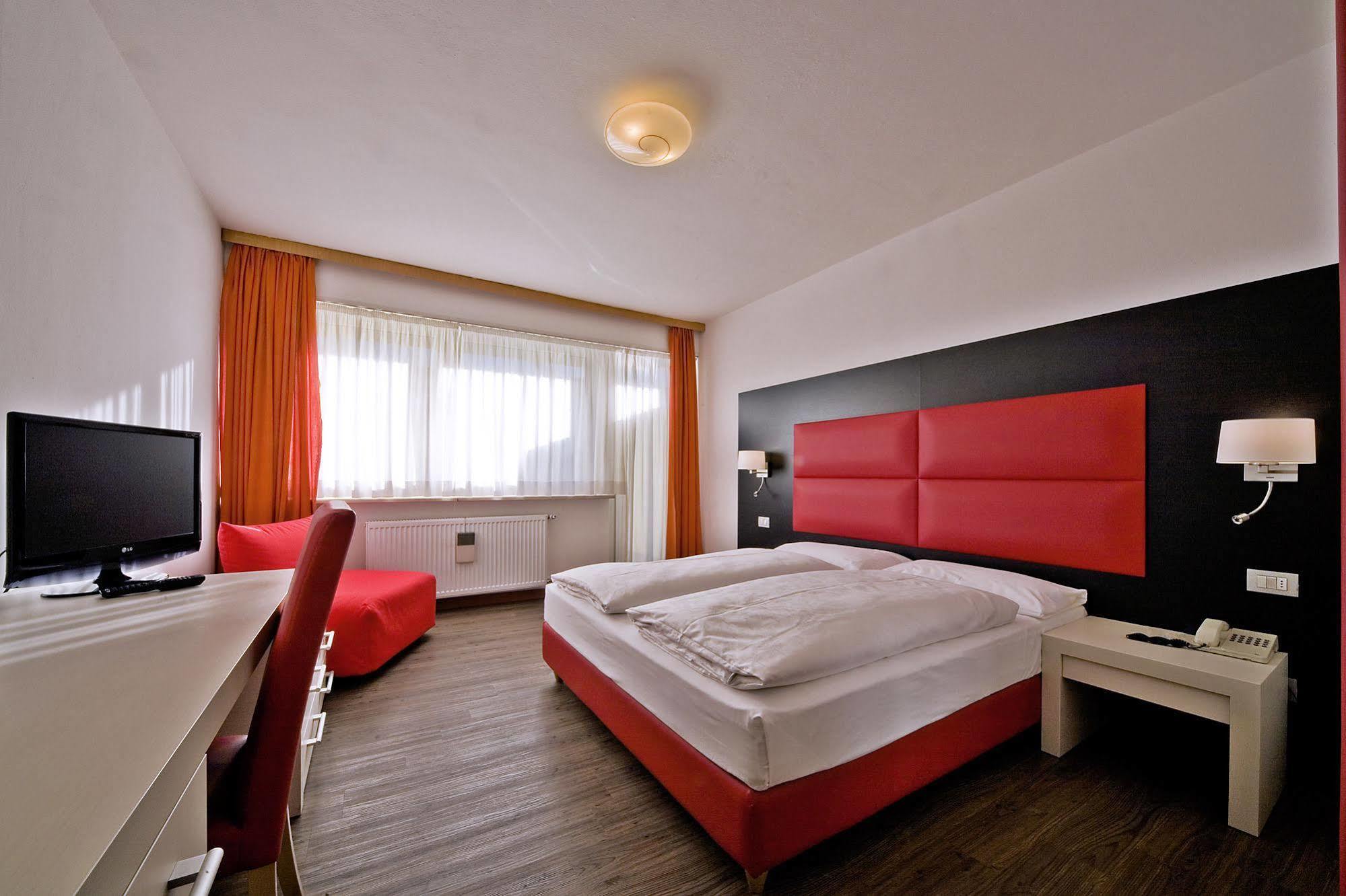 Hotel Baranci San Candido Exterior foto